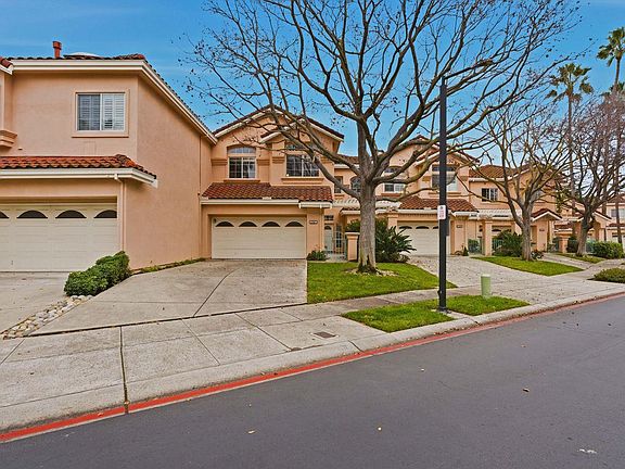 2nd image of 2207 Vizcaya Cir