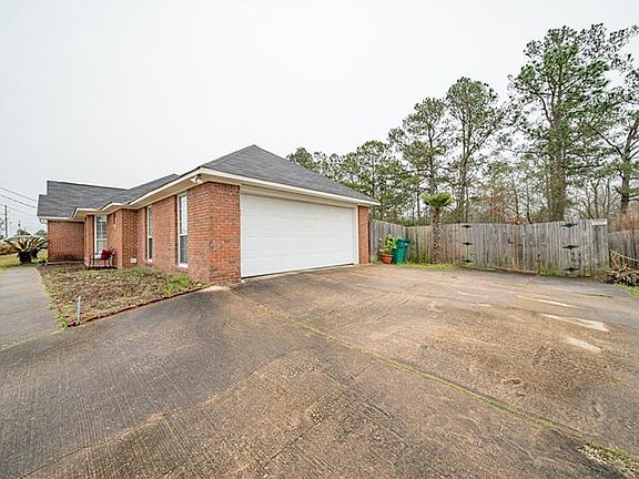 4th image of 31 Clayton Ct
