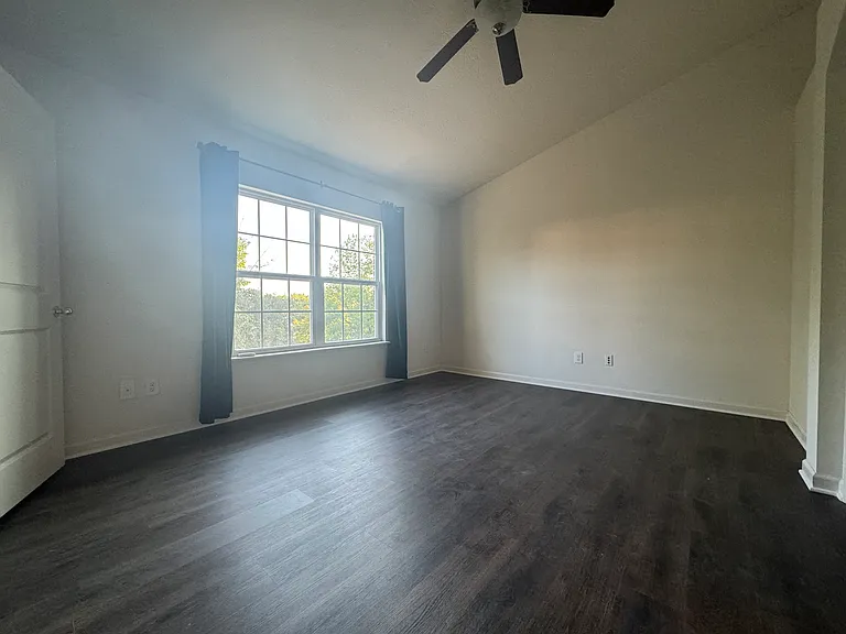 11900 Riley Dr #2 — Photo 30