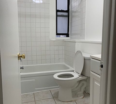 5th image of 183 Thompson St APT C4