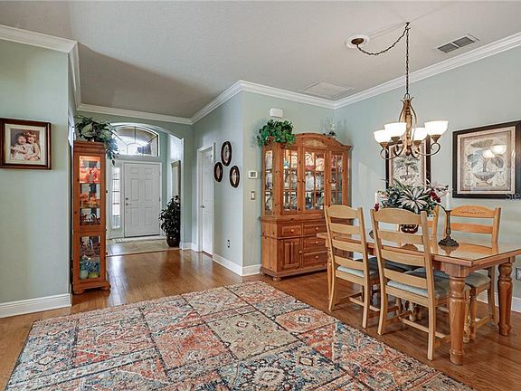 4th image of 317 Laurel Falls Dr