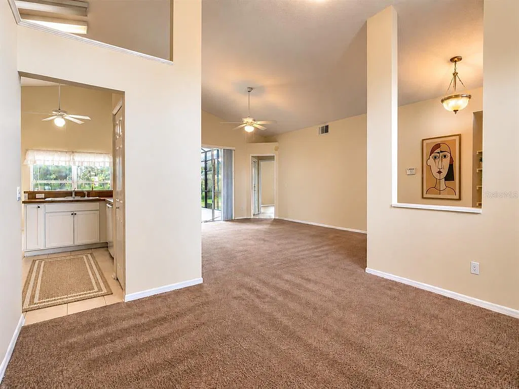3 bed, 2.0 bath, 1628 sqft, $2,490 — Photo 3