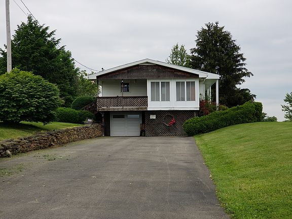 Split entry..2 stall garage
