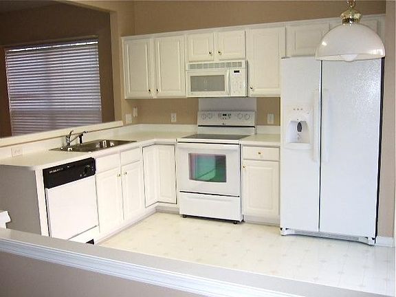 3rd image of 2454 Normancrest Ct