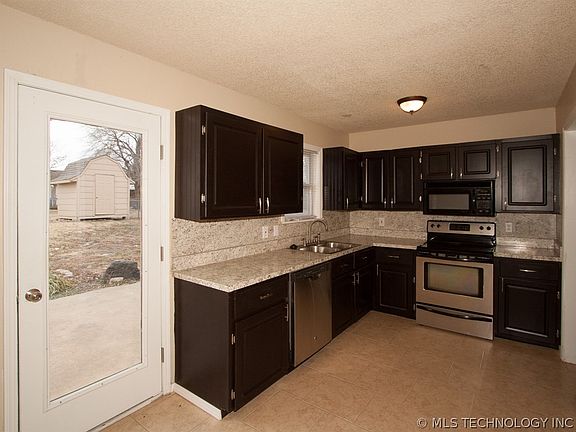5th image of 278 E 136th Pl