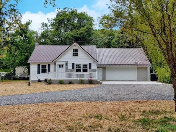 5275 Cerveni Dr NE, New Philadelphia, OH 44663