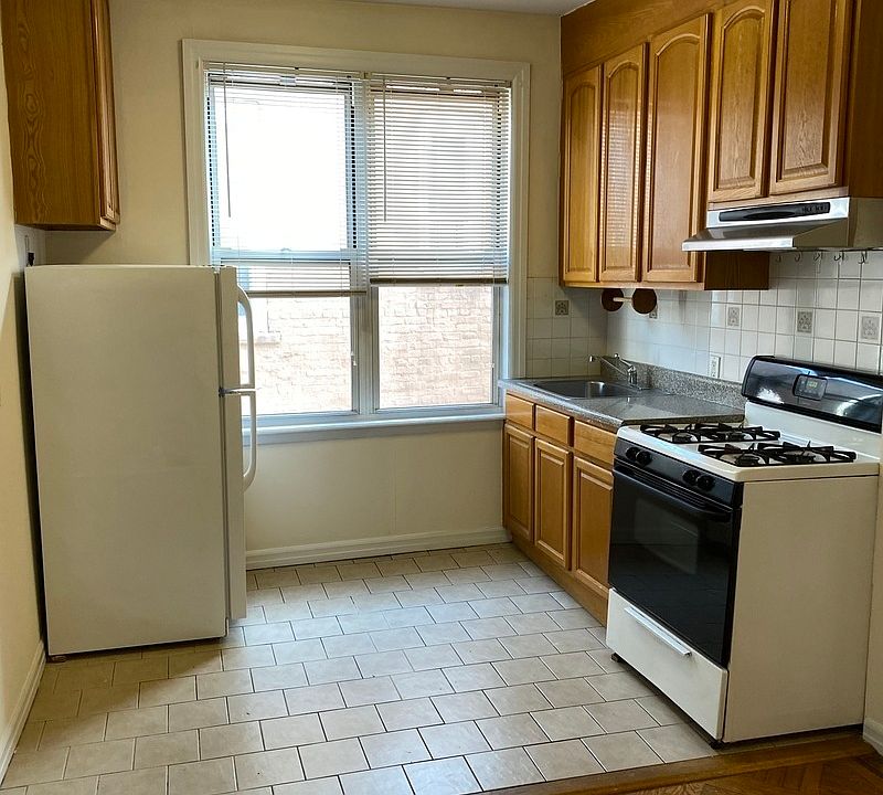 1st image of 2386 24th St APT 3B