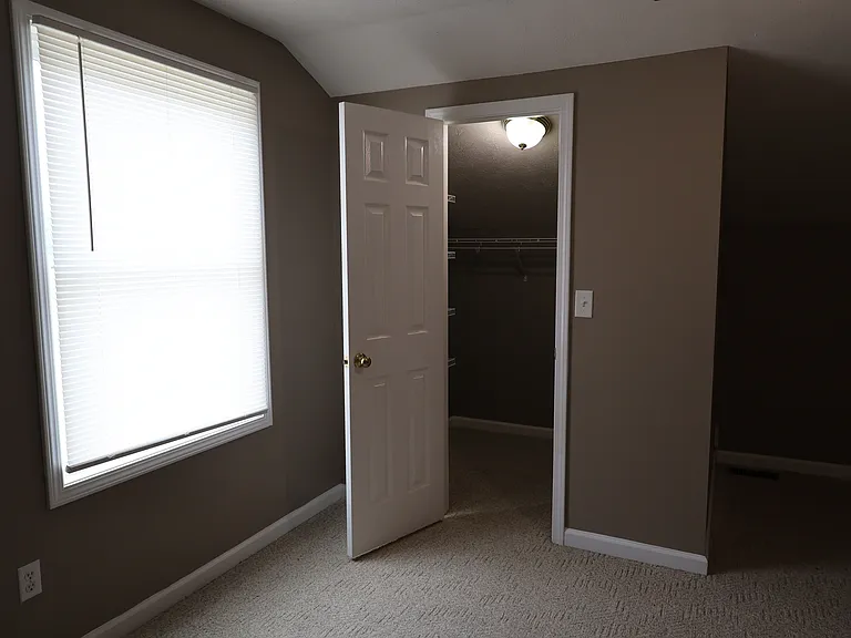 305 Brookside Pl — Photo 34