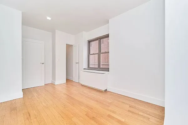 Rented by Mossanen Group | media 18