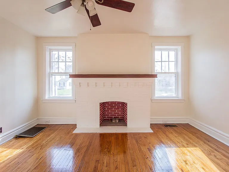 (220) 1140 Ursula Ave — Photo 4