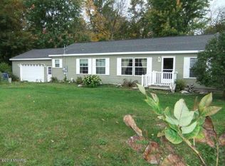 8892 E Newfield Dr, Hesperia, MI 49421