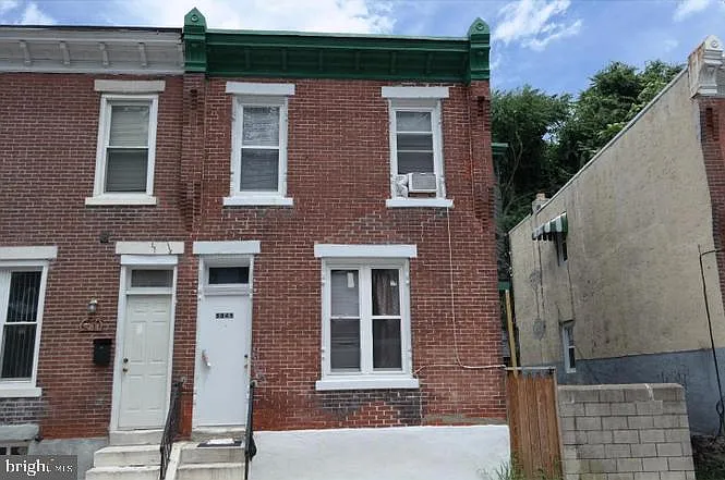 Building Photo - 5045 Tacoma St