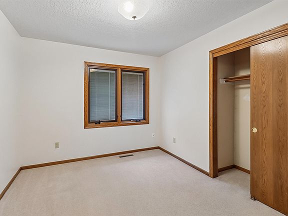 4th image of 6718 SE 2nd Ct