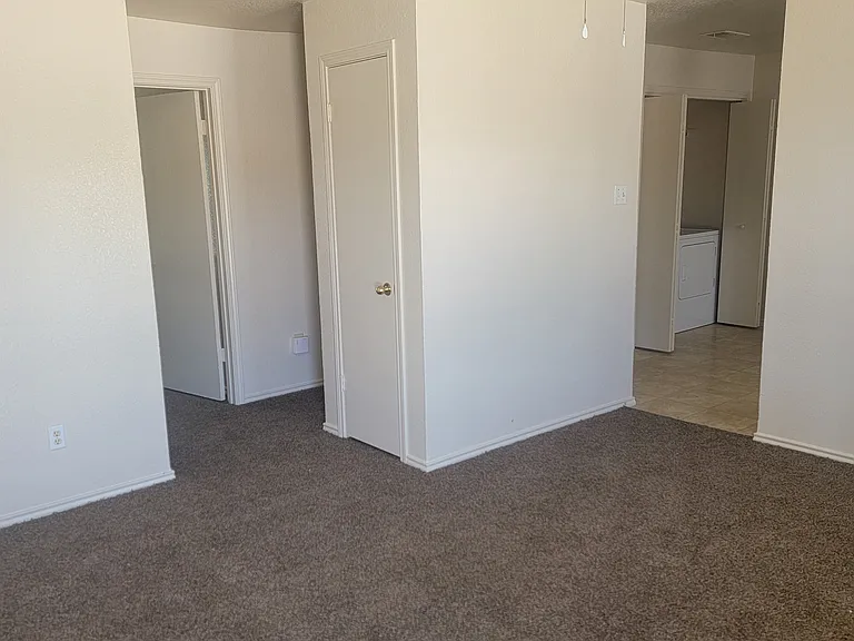 1702 Windward Dr #B — Photo 2