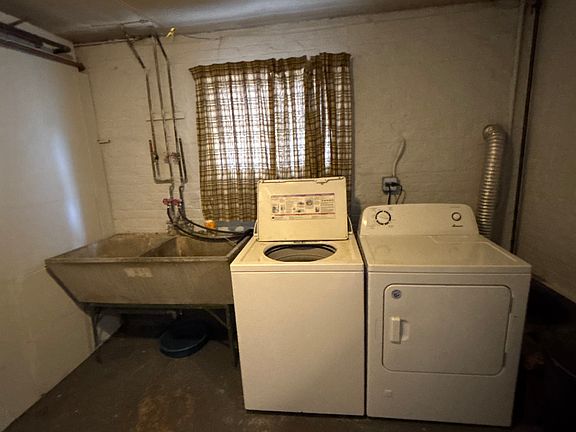 5th image of 6241 W Montrose Ave #1