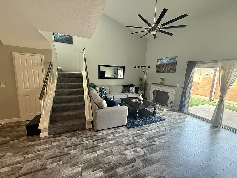 221 E Ponderosa Ln — Photo 9