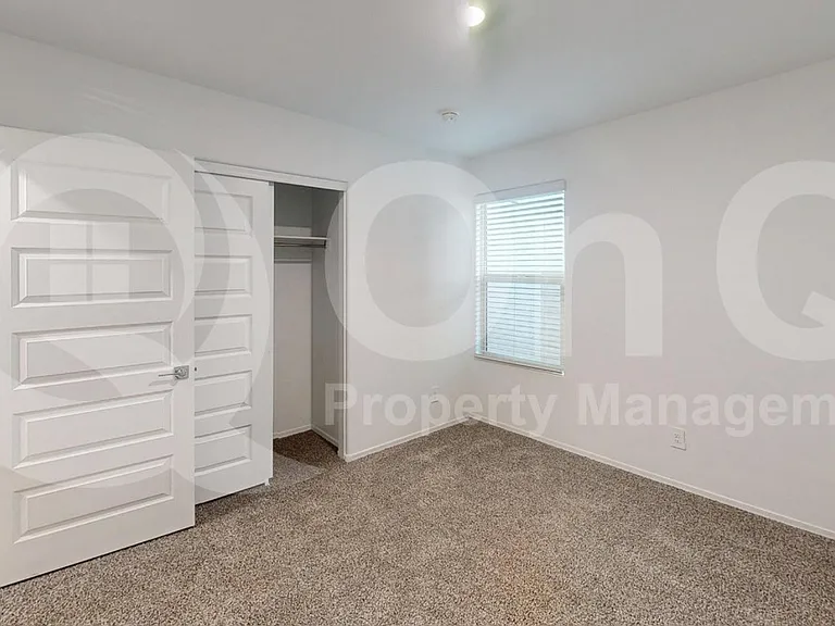 4069 E Market St — Photo 10