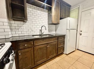815 E 42nd St #3W, Kansas City, MO 64110