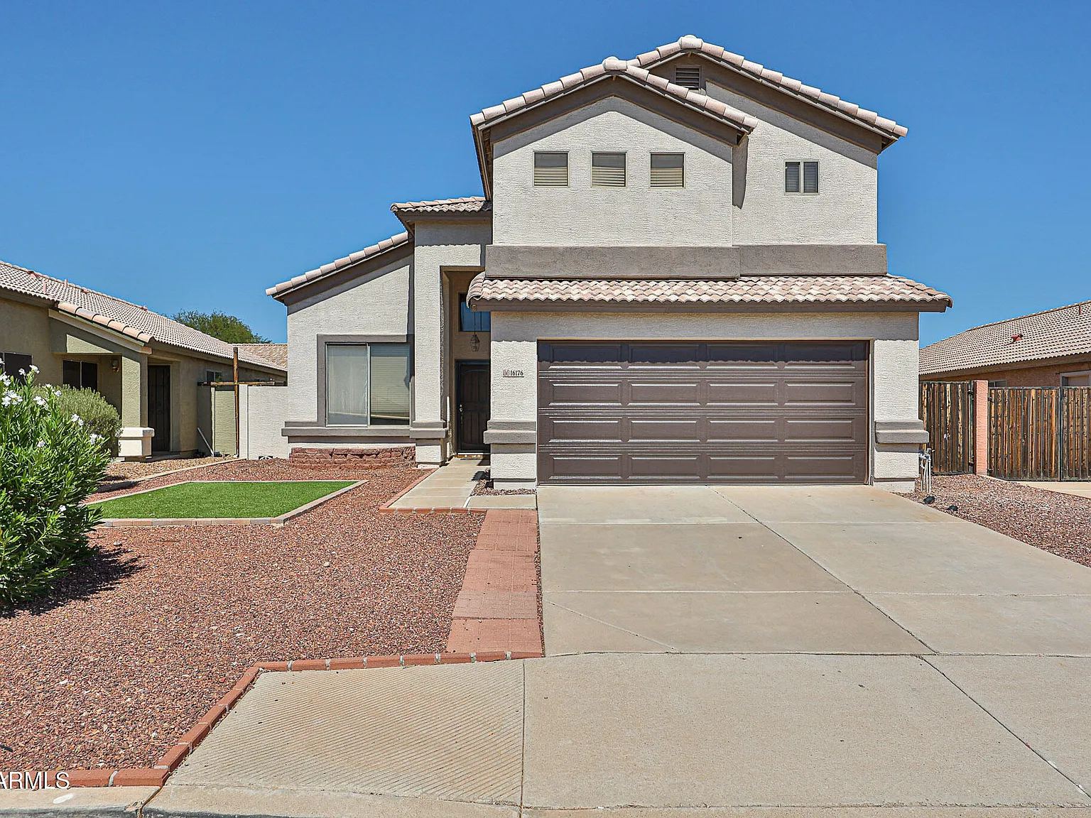 6 bed, 3.0 bath, 2166 sqft, $2,800 — Photo 1