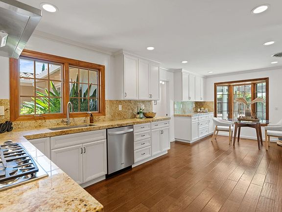 5th image of 2336 Constitution Dr