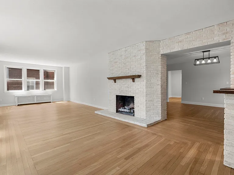 1070 Whitney Ave #1 — Photo 8