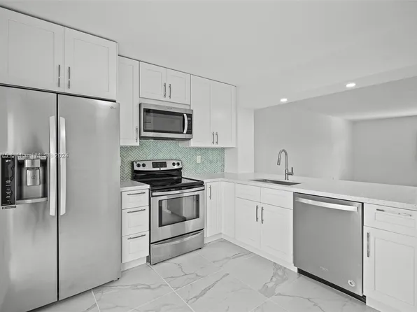 2178 W 60th St APT 18211, Hialeah, FL 33016