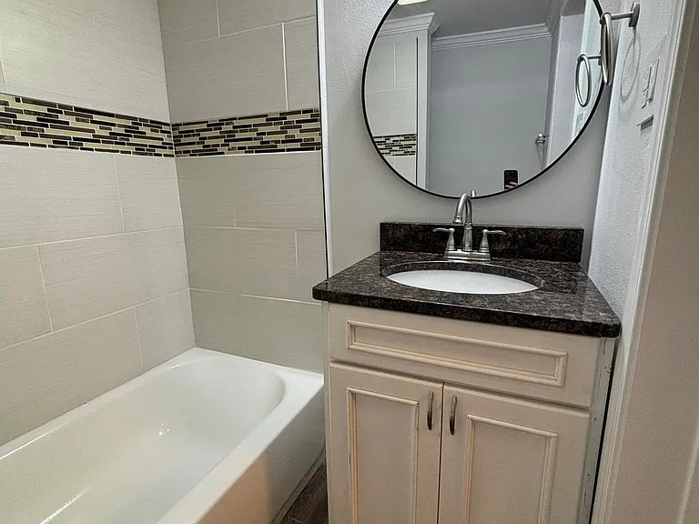 718 S Pine St — Photo 10
