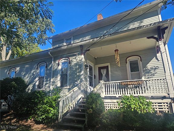 2nd image of 105 Bell St