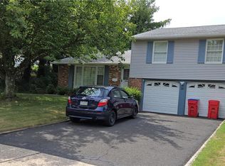 584 Lowell Rd, Warminster, PA 18974