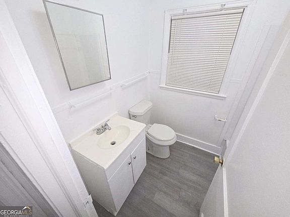 5th image of 3280 Napier Ave