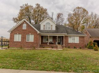 4222 Highland Oaks Dr, New Albany, IN