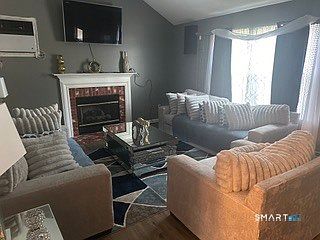 4th image of 310 Hilliard Street