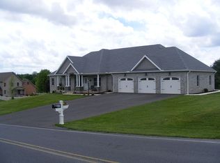 375 S Edwards Ave, Chambersburg, PA 17202