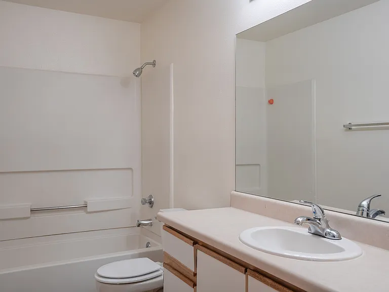 2 bed, 1 bath