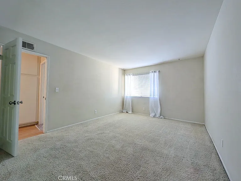 1965 Coulston St #10 — Photo 52