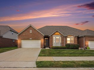 21719 Mary Rose Dr, Macomb, MI 48044