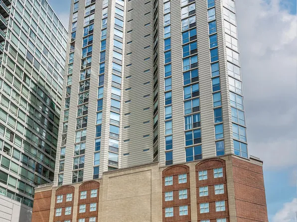 645 N Kingsbury St APT 1906, Chicago, IL 60654