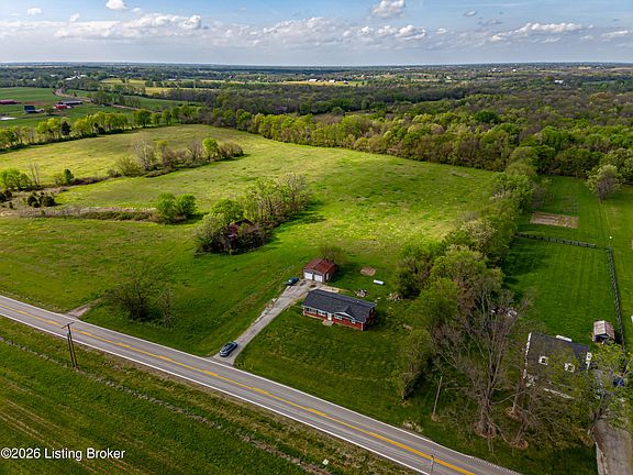 2nd image of 4092 Bagdad Rd