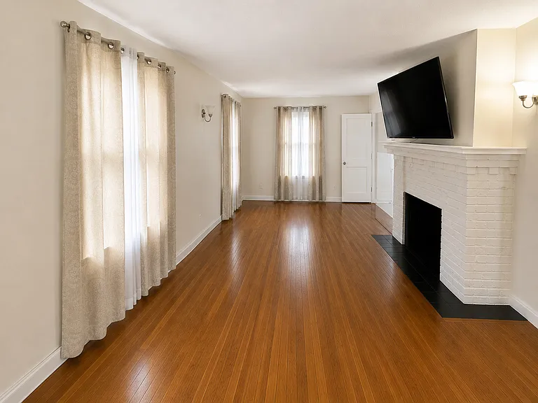 629 Watson Ave — Photo 3