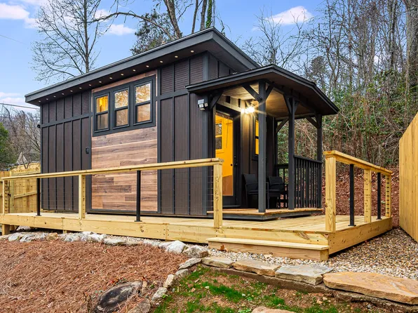 24 Bass Rd, Fairview, NC 28730