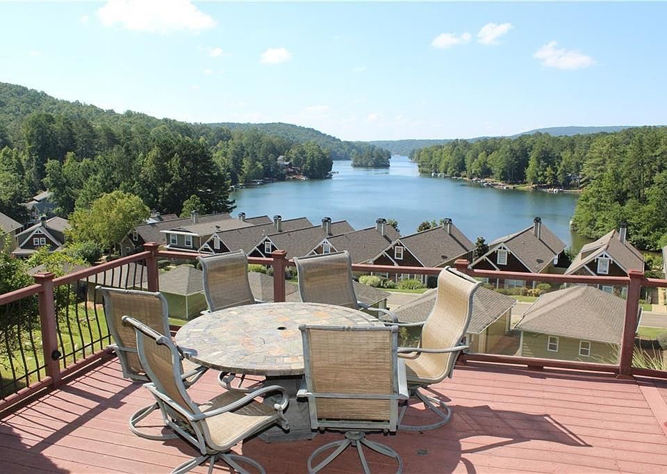 Image 1: Stunning Lake View Cottage