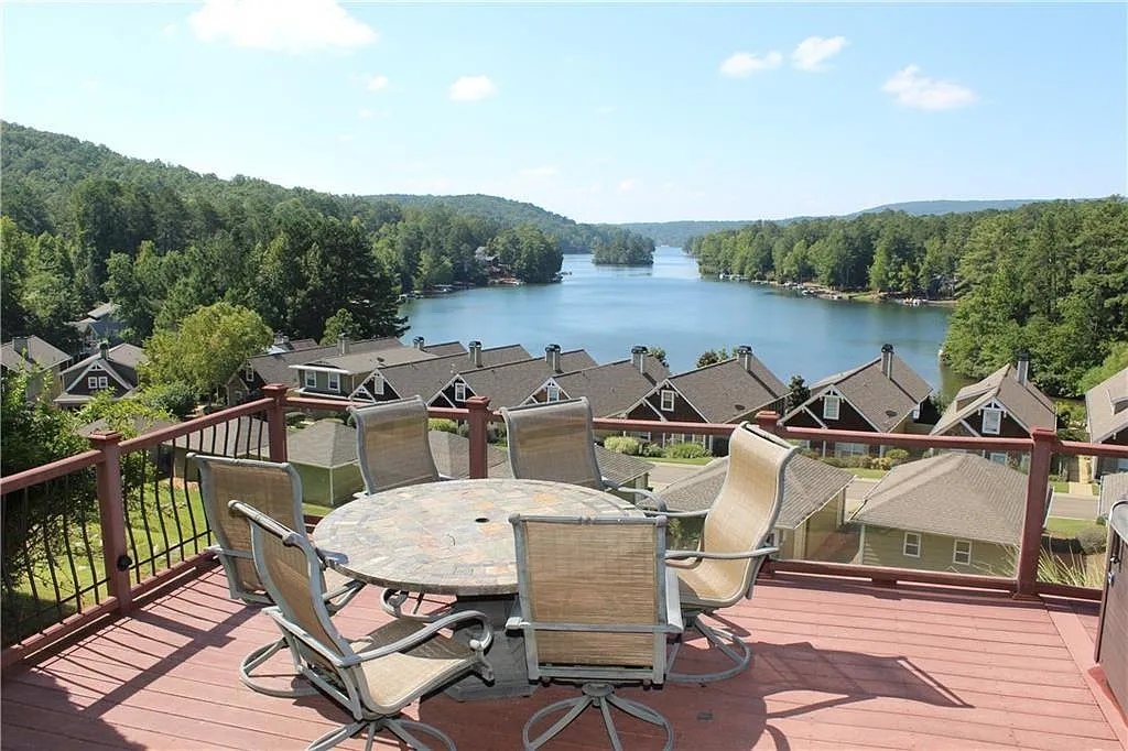 213 Lakeside Dr photo 1