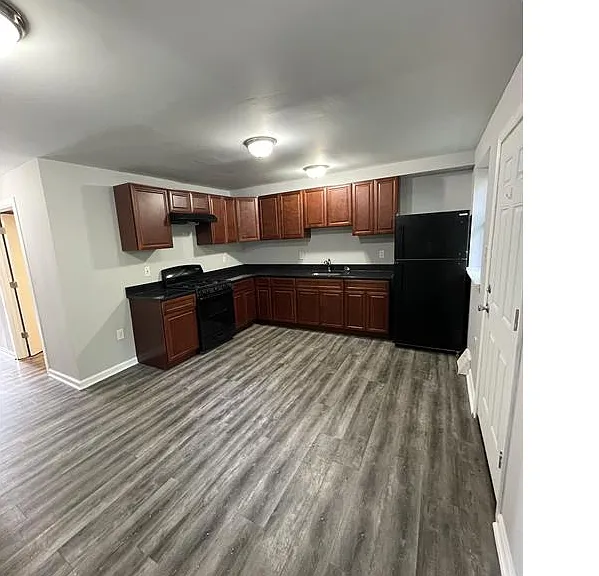 261 E Haines St — Photo 6