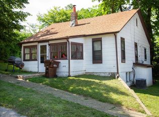 305 W Elm St, Winfield, MO 63389