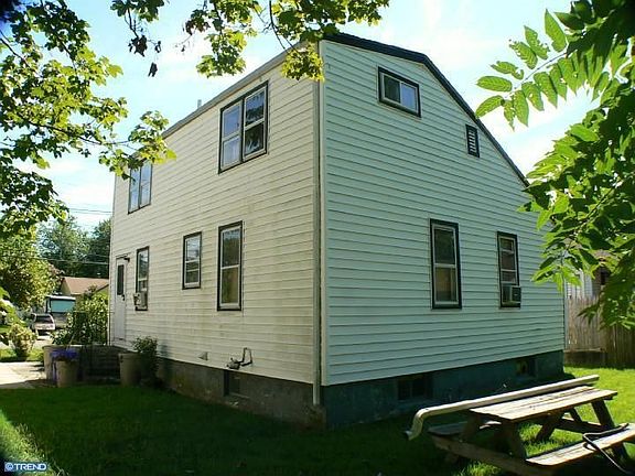 5th image of 735 N Evergreen Ave