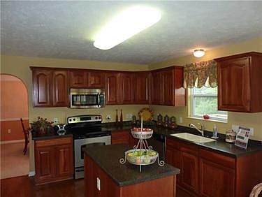 2nd image of 8014 Maureen Dr