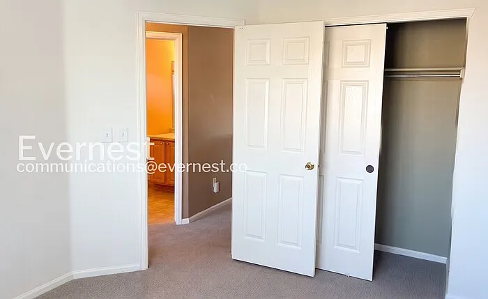 1121 Fenwick Dr — Photo 17
