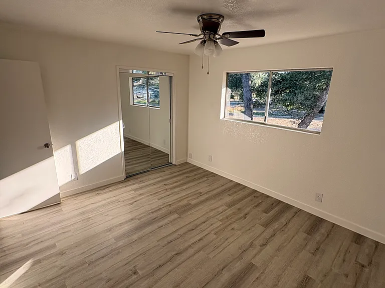 10575 Leslye Ln — Photo 18