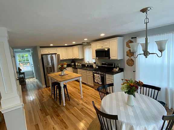 2nd image of 27 Dublin Dr