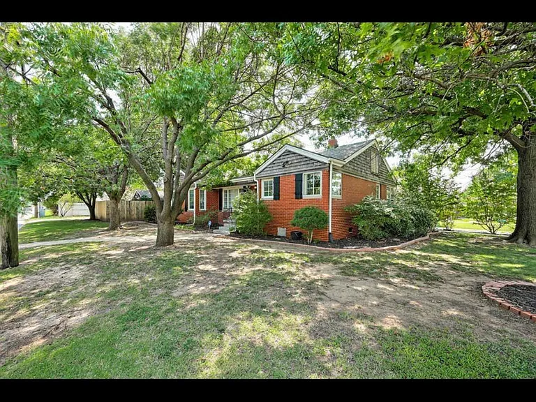 3217 N Villa Ave — Photo 7